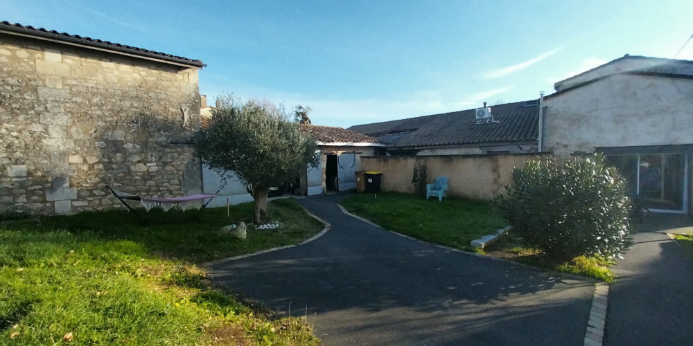 maison à LUGON ET L ILE DU CARNAY (33240)